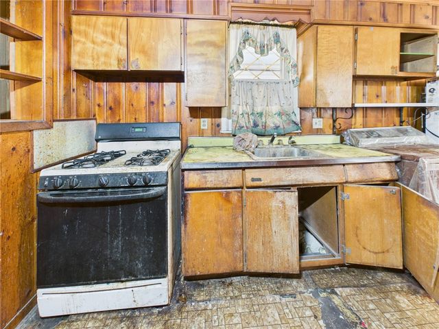 21 Ruth St, Mt Washington, PA 15211