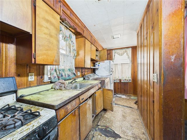 21 Ruth St, Mt Washington, PA 15211