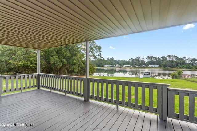 100 MANGELS Drive, Interlachen, FL 32148