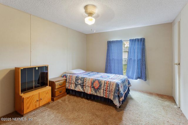 100 MANGELS Drive, Interlachen, FL 32148