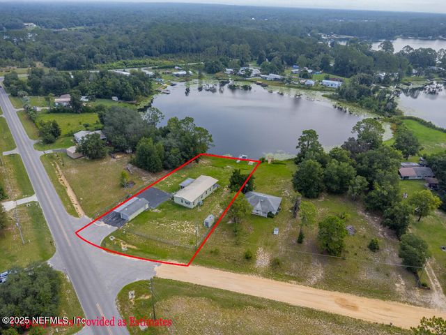 100 MANGELS Drive, Interlachen, FL 32148