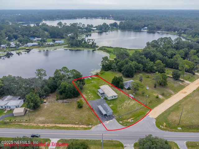 100 MANGELS Drive, Interlachen, FL 32148