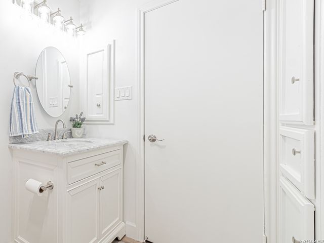 11610 WHISPER TRAIL ST, San Antonio, TX 78230