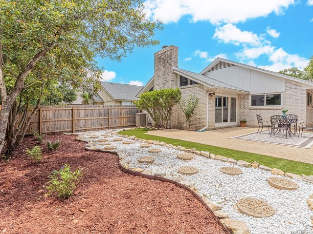 11610 WHISPER TRAIL ST, San Antonio, TX 78230
