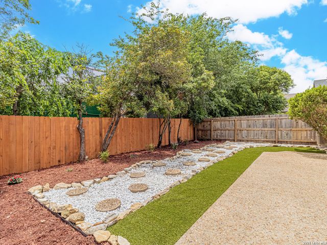 11610 WHISPER TRAIL ST, San Antonio, TX 78230