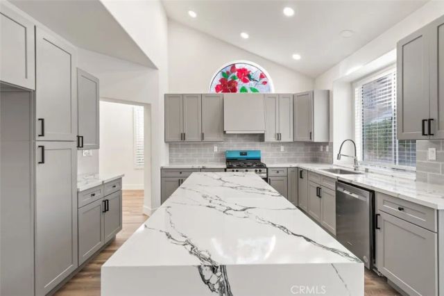 14439 Grandiflors, Canyon Country, CA 91387
