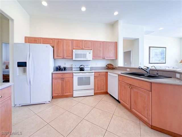 948 Chesapeake Bay CT, Naples, FL 34120