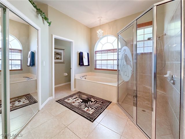 948 Chesapeake Bay CT, Naples, FL 34120