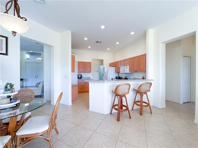 948 Chesapeake Bay CT, Naples, FL 34120