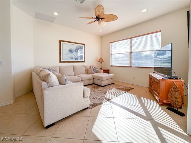 948 Chesapeake Bay CT, Naples, FL 34120