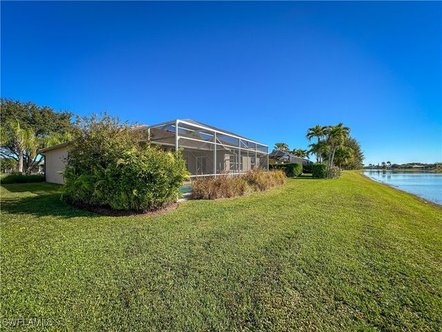 948 Chesapeake Bay CT, Naples, FL 34120