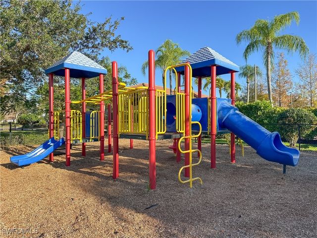 948 Chesapeake Bay CT, Naples, FL 34120