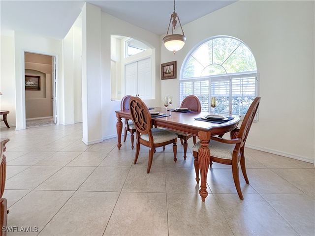 948 Chesapeake Bay CT, Naples, FL 34120