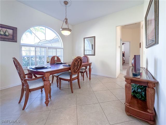 948 Chesapeake Bay CT, Naples, FL 34120