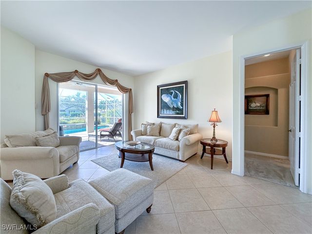 948 Chesapeake Bay CT, Naples, FL 34120