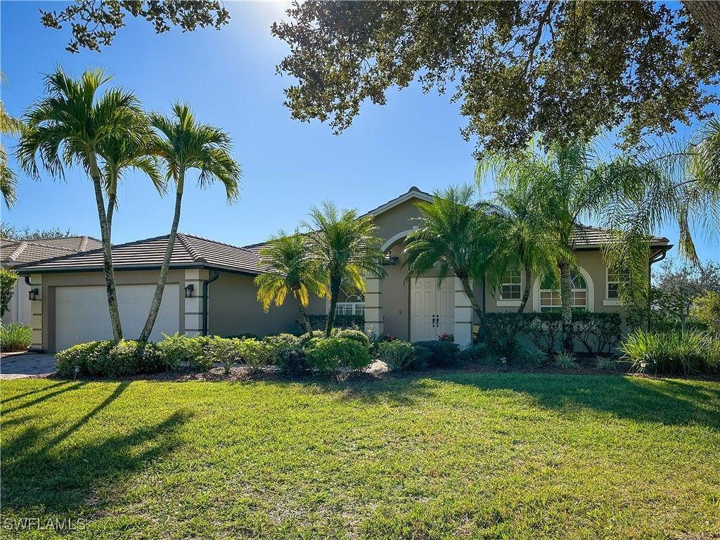 948 Chesapeake Bay CT, Naples, FL 34120