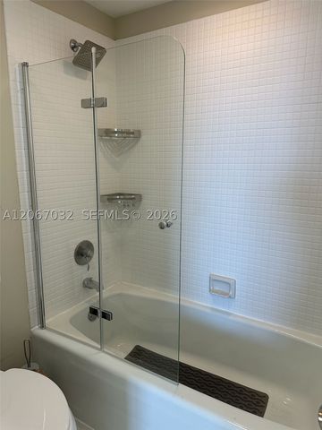 20515 E Country Club Dr 747, Aventura, FL 33180