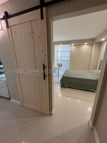 20515 E Country Club Dr 747, Aventura, FL 33180