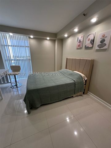 20515 E Country Club Dr 747, Aventura, FL 33180