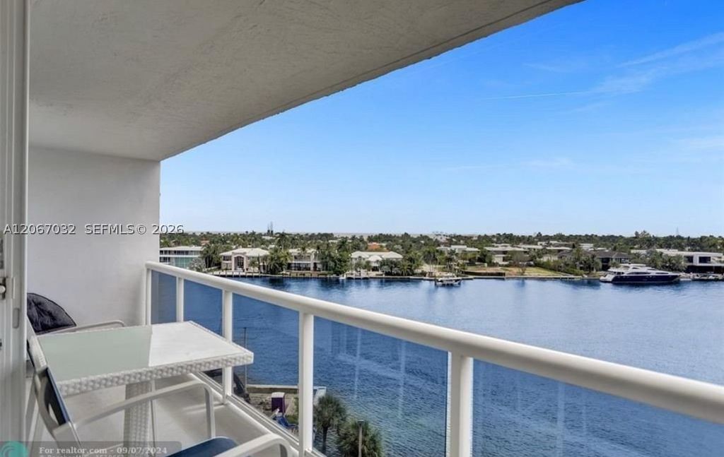 20515 E Country Club Dr 747, Aventura, FL 33180