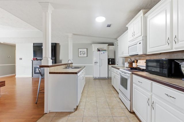 24 Gold Meadows, Cabot, AR 72176