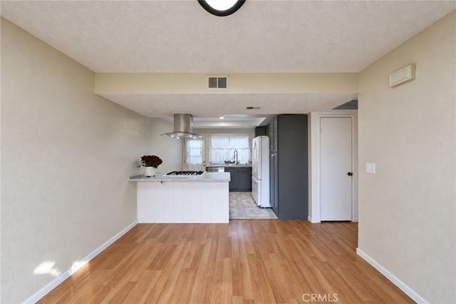 1097 Santo Antonio 27, Colton, CA 92324