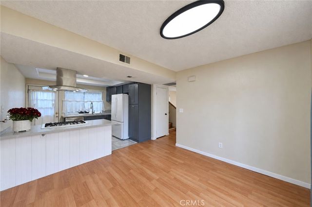 1097 Santo Antonio 27, Colton, CA 92324