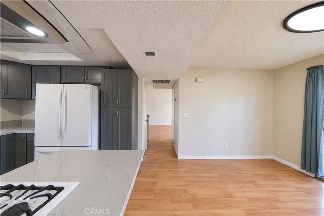 1097 Santo Antonio 27, Colton, CA 92324