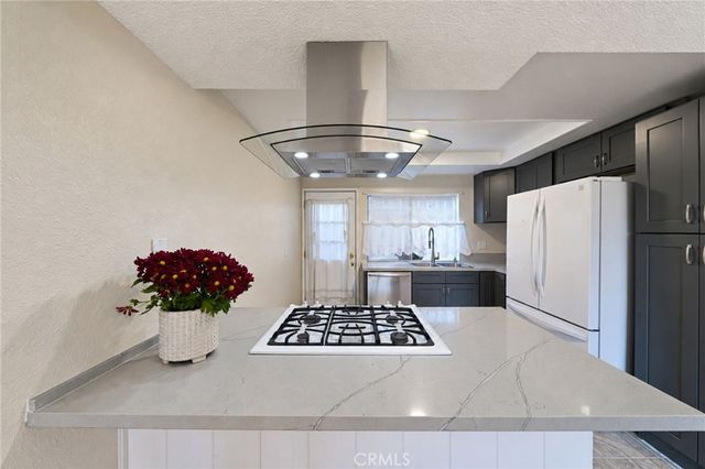 1097 Santo Antonio 27, Colton, CA 92324