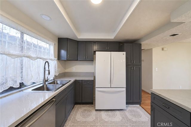 1097 Santo Antonio 27, Colton, CA 92324