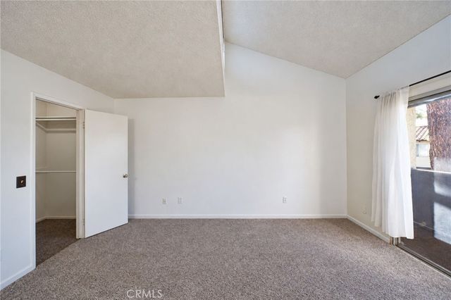 1097 Santo Antonio 27, Colton, CA 92324
