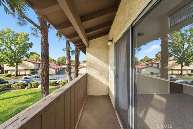 1097 Santo Antonio 27, Colton, CA 92324