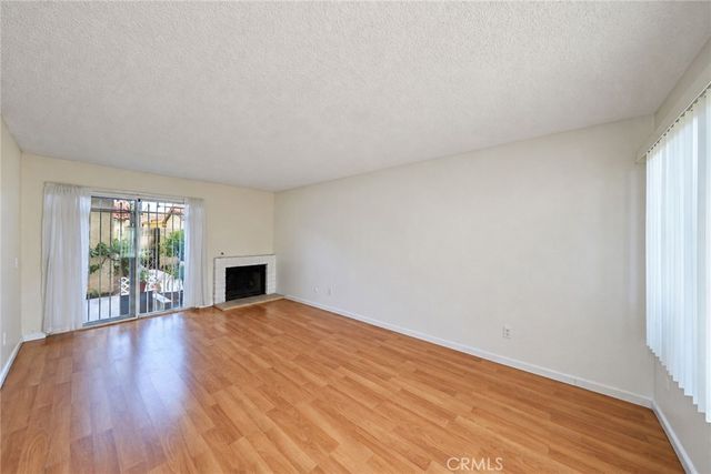 1097 Santo Antonio 27, Colton, CA 92324
