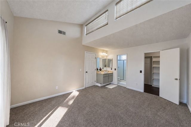 1097 Santo Antonio 27, Colton, CA 92324
