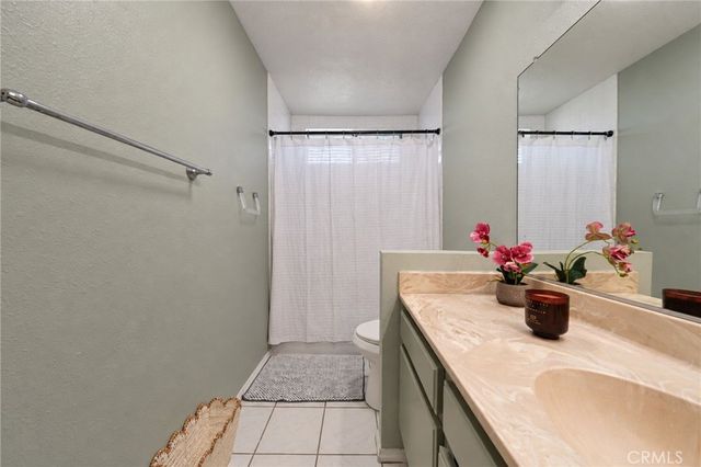 1097 Santo Antonio 27, Colton, CA 92324
