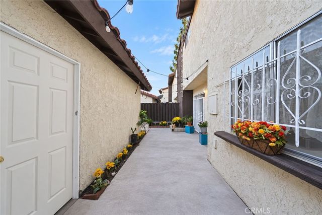 1097 Santo Antonio 27, Colton, CA 92324
