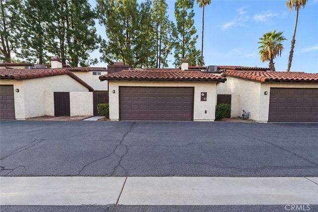 1097 Santo Antonio 27, Colton, CA 92324