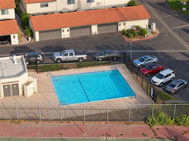 1097 Santo Antonio 27, Colton, CA 92324