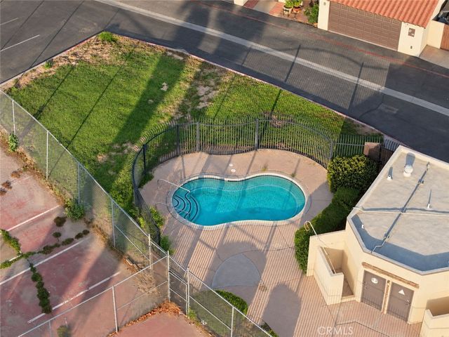 1097 Santo Antonio 27, Colton, CA 92324