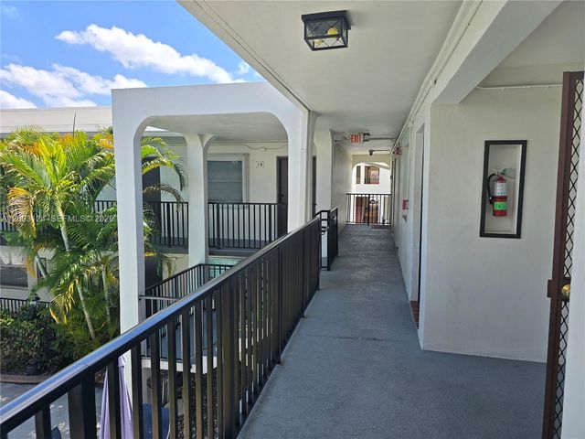 465 S Royal Poinciana Blvd 10B, Miami Springs, FL 33166