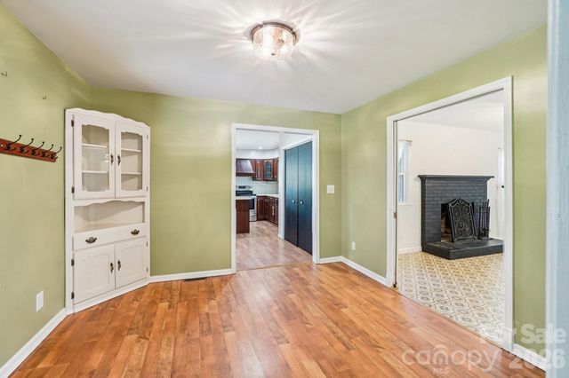 710 Heatherwood Drive, Hendersonville, NC 28792