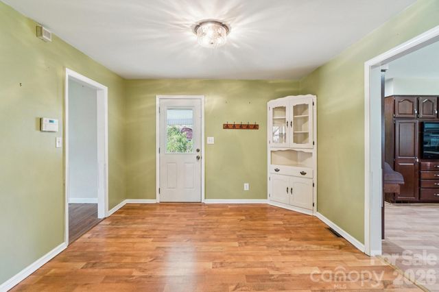 710 Heatherwood Drive, Hendersonville, NC 28792