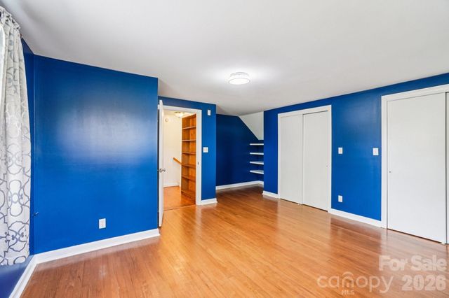 710 Heatherwood Drive, Hendersonville, NC 28792