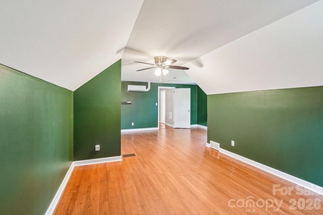 710 Heatherwood Drive, Hendersonville, NC 28792