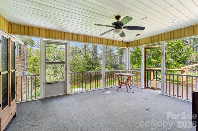 710 Heatherwood Drive, Hendersonville, NC 28792