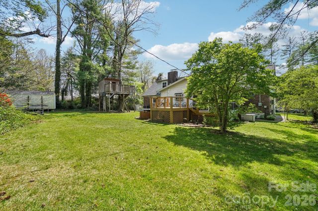 710 Heatherwood Drive, Hendersonville, NC 28792