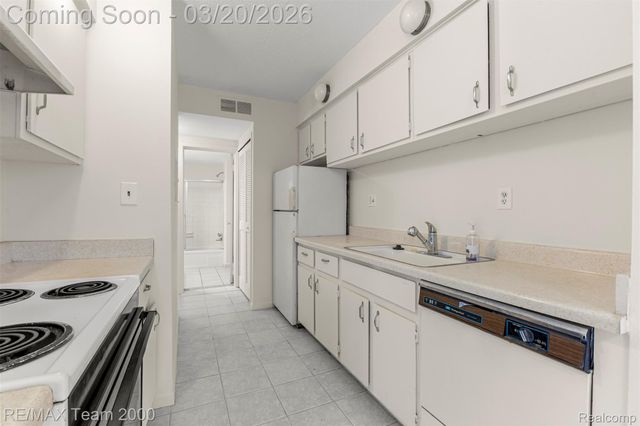 33379 Fargo Street Unit 1, Livonia, MI 48152