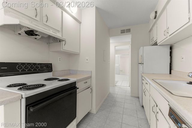 33379 Fargo Street Unit 1, Livonia, MI 48152