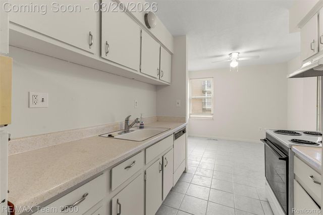 33379 Fargo Street Unit 1, Livonia, MI 48152