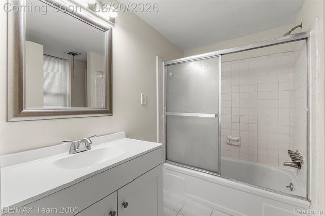 33379 Fargo Street Unit 1, Livonia, MI 48152